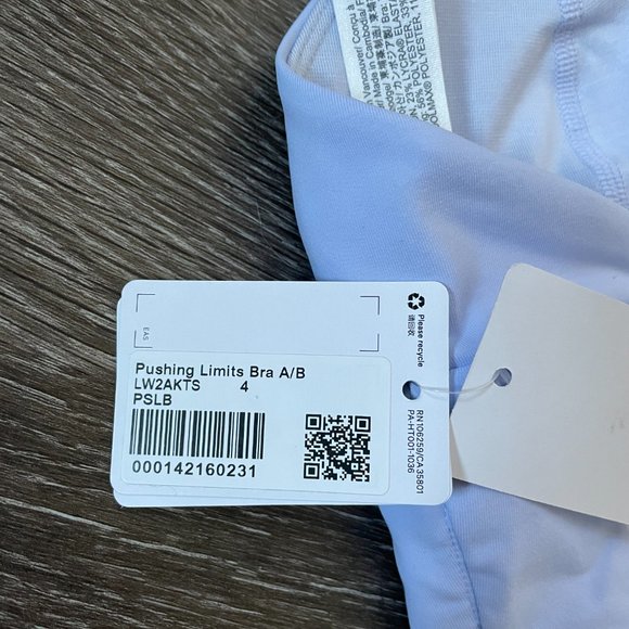 NWT Lululemon Pushing Limits Bra Pastel Blue Size 4 | Strappy Sports Bra - Picture 3 of 3